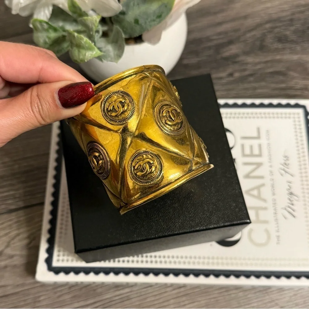 CHANEL Vintage Gold CC Logo Wide Cuff Bracelet - Picture 11 of 11